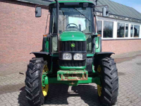 Tractor / Trekker John Deere 6120 SE