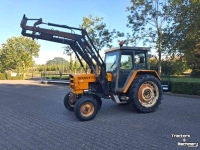 Tractor / Trekker Renault 681-S + frontlader