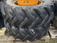 Wielen, Banden, Velgen & Afstandsringen  16.9R28 naast 20.5R25
