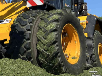 Wielen, Banden, Velgen & Afstandsringen  16.9R28 naast 20.5R25
