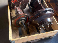 Gebruikte onderdelen van tractoren Fiat 70-66 transmissie en achterassen