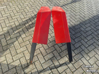 Diverse gebruikte onderdelen Massey Ferguson SPATBORDEN MF 3000-SERIE