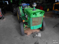 Smalspoor tractor John Deere 820 v