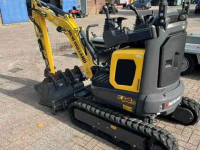 Mini-graver / Mini-graafmachine New Holland E14D