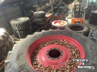 Wielen, Banden, Velgen & Afstandsringen  BKT 520/85R46  50%