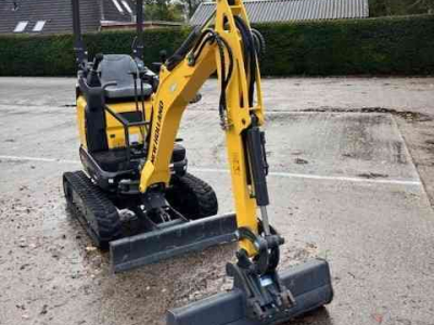 Mini-graver / Mini-graafmachine New Holland E14D