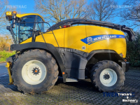 Veldhakselaar New Holland FR 600 hakselaar