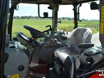 Tractor / Trekker Case-IH Farmall M 100