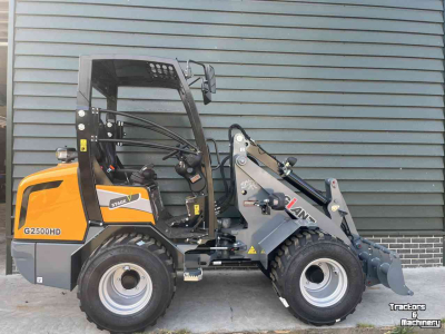 Shovel / Wiellader / Kniklader Giant G2500HD