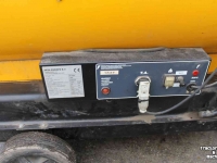 Klimatiseringsapparatuur Master BV280E (Desa Oklima) heteluchtkanon heater dieselkachel petroleumkachel systeem Master rookgasafvoer