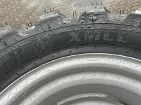Wielen, Banden, Velgen & Afstandsringen  Michelin 400/70R20 XMCL op 8 gats velg NIEUW