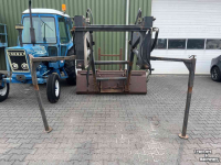 Front-laders / Frontlader / Voorlader  Robuuste voorlader met bak en balenprikker, MF