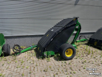Veegmachine John Deere TC125