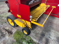 Persen / Balenpers / Pakkenpers New Holland 575 pakvespers NIEUW STAAT