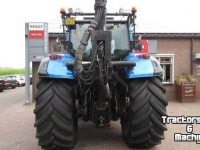 Traktoren Valtra T202 Direct met FMV 490 kraan