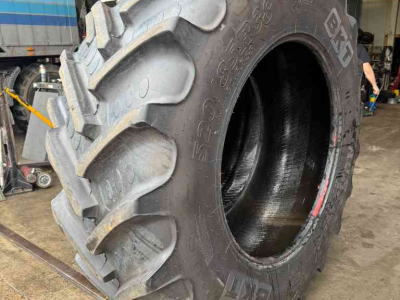 Wielen, Banden, Velgen & Afstandsringen BKT 520/85R38 (20.8R38)