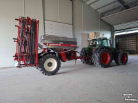 Kunstmeststrooier Overum wingjet 4024