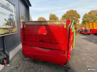 Blokkendoseerwagen Strautmann BVW blokkenwagen