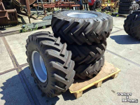 Wielen, Banden, Velgen & Afstandsringen BKT 11.5/80R15.3