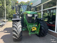 Tractor / Trekker John Deere 6M 220