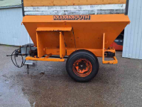 Mestverspreider / Stalmeststrooier  Mammouth turf / compoststrooier