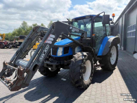 Tractor / Trekker New Holland TL 80 A met voorlader
