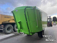 Voermengwagen Vertikaal Faresin Voermengwagen