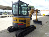Graafmachine XCMG XE27E Midikraan