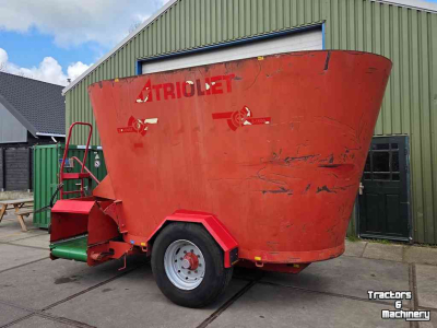 Voermengwagen Vertikaal Trioliet Solomix 1600 VLL
