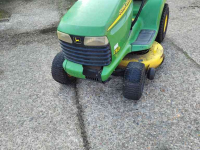 Zitmaaier John Deere zitmaaier LT 133