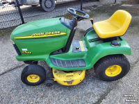 Zitmaaier John Deere zitmaaier LT 133