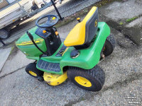 Zitmaaier John Deere zitmaaier LT 133
