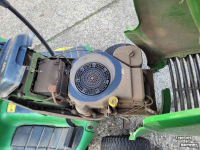 Zitmaaier John Deere zitmaaier LT 133