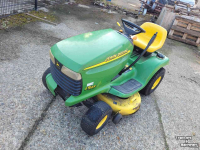 Zitmaaier John Deere zitmaaier LT 133