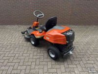 Zitmaaier Husqvarna R213C