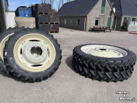 Wielen, Banden, Velgen & Afstandsringen BKT 300/95 R52 270/95 R38