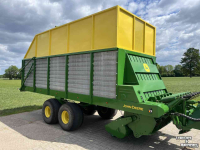Opraapwagen Taarup 1030 gerestaureerd