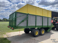 Opraapwagen Taarup 1030 gerestaureerd
