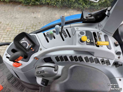 Tractor / Trekker New Holland T6020