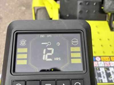 Zitmaaier  Ryobi RY72 ZTRX137