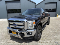 Pick-up Ford Lariat, Crew-Cab, Grijs kenteken.