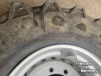Wielen, Banden, Velgen & Afstandsringen Magni 445/65R22.5