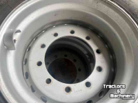 Wielen, Banden, Velgen & Afstandsringen Magni 445/65R22.5