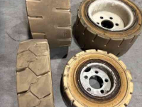 Heftruck Clark Non-Marking bandenset