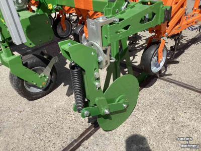 Schoffelmachine / Schoffelbalk Amazone schoffelmachine