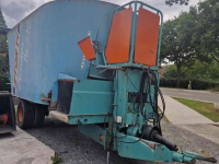 Voermengwagen Vertikaal Storti Dunker TW 210     12969