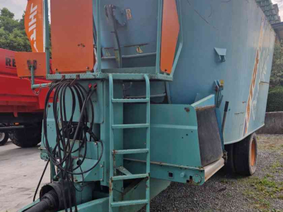 Voermengwagen Vertikaal Storti Dunker TW 210     12969