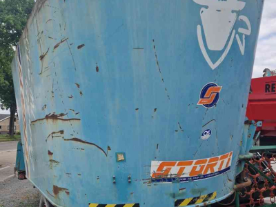 Voermengwagen Vertikaal Storti Dunker TW 210     12969