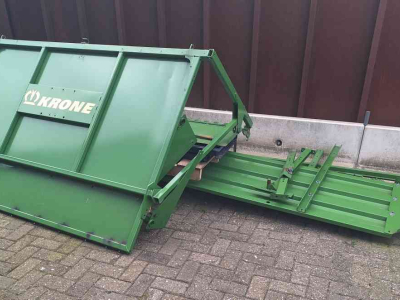 Opraapwagen Krone AX