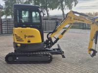 Mini-graver / Mini-graafmachine New Holland E26C